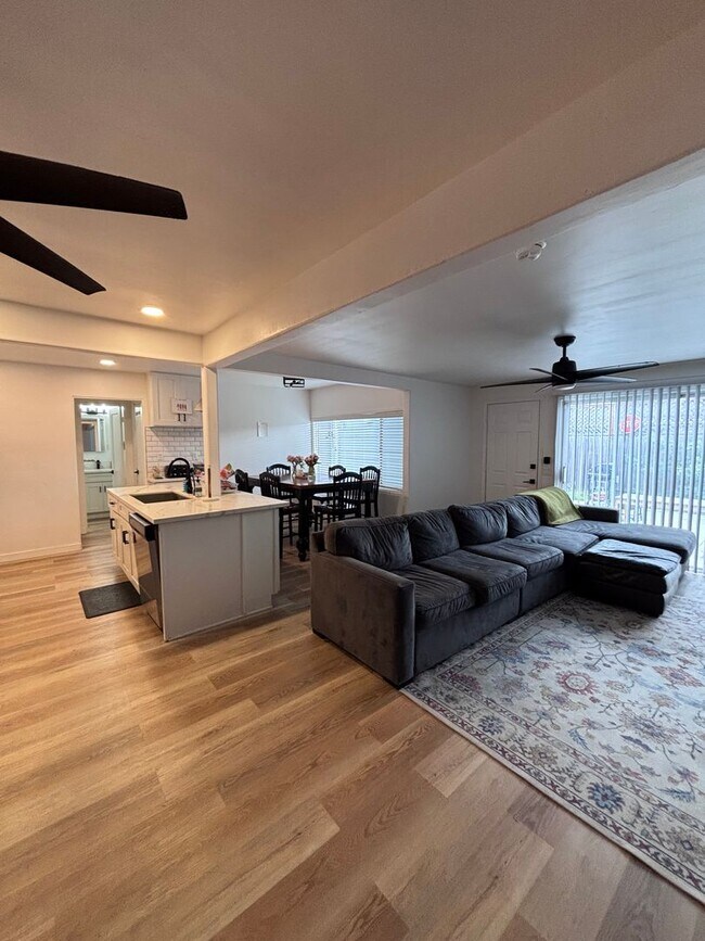 Building Photo - 6249-6253 Mary Lane Drive