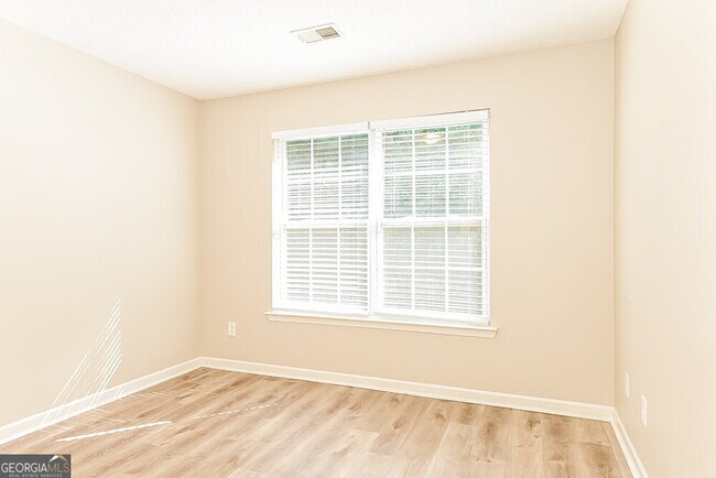 Building Photo - 132 Lossie Ln