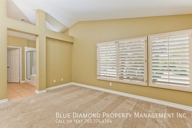 Building Photo - 801 Mosaic Cir