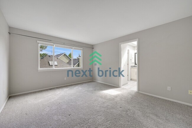 Building Photo - "Charming Sammamish Retreat: 3-Bedroom Home with 2.5 Baths & 1,710 Sq Ft of Comfort"