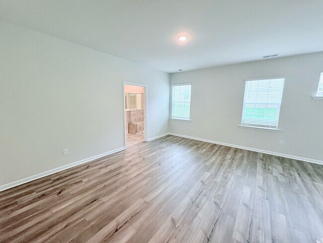Building Photo - 137 Somerset Ln