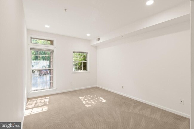 Building Photo - 1324 Garden Wall Cir
