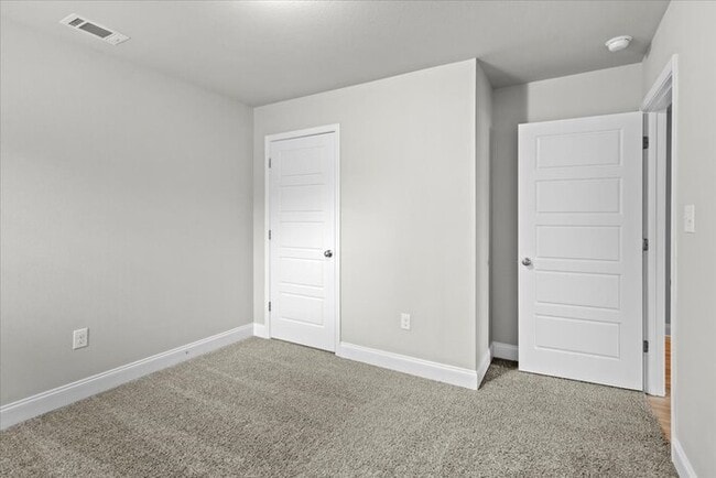 Building Photo - 18401 Elkwood Dr