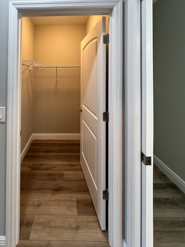 Building Photo - 526 SE 30th St