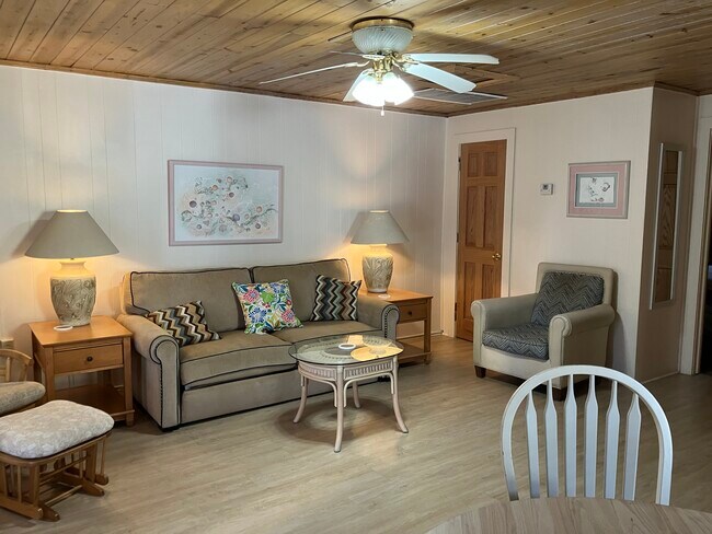 Building Photo - 4616 S Ocean Blvd