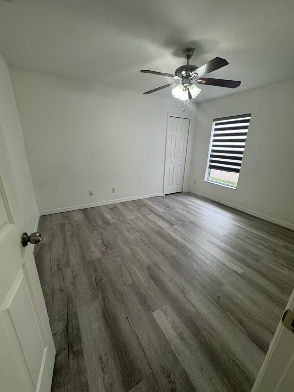 Building Photo - 833 Greenleaf Cir