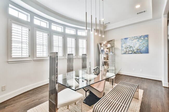 Building Photo - 4736 Post Oak Timber Dr