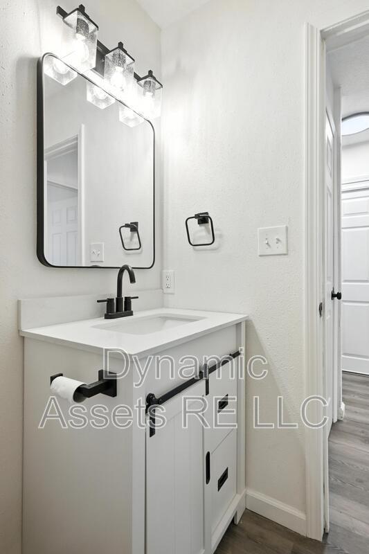 Building Photo - 509 E Jefferson St