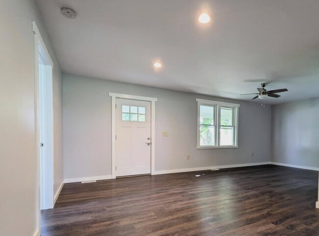 Building Photo - 8914 Woodhaven Rd