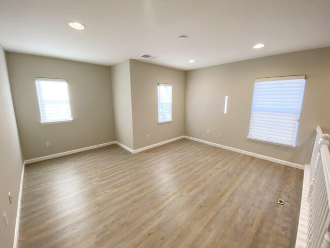 Building Photo - 2774 Gilham Ct