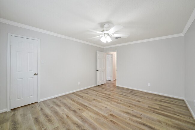 Building Photo - 12423 Olympia Dr