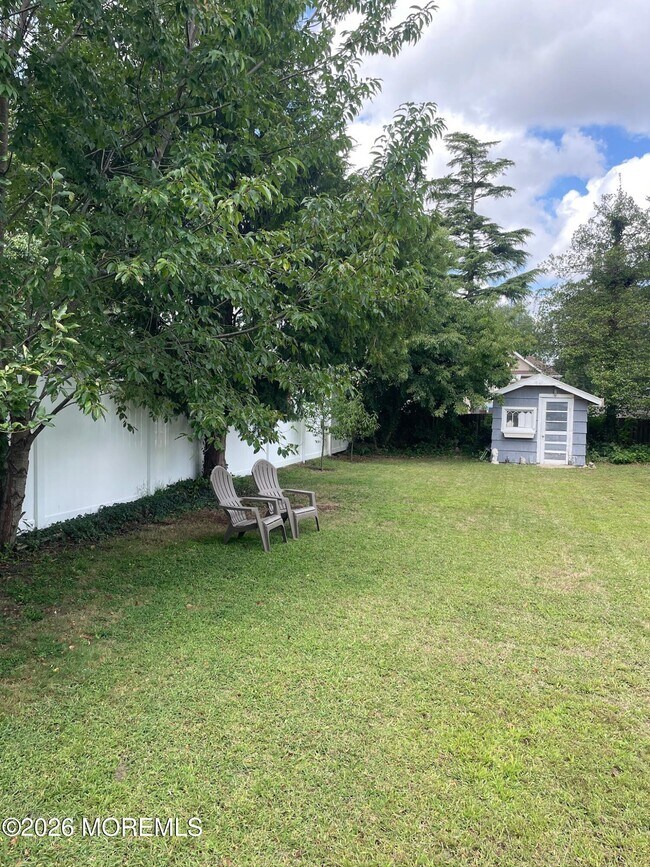 Building Photo - 1008 17th Ave