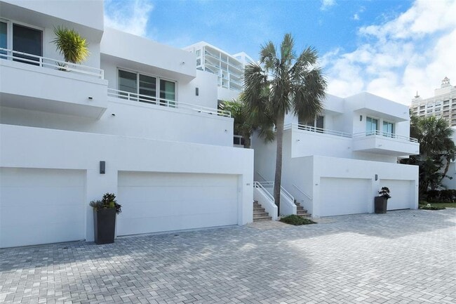 Building Photo - 922 Blvd of the Arts