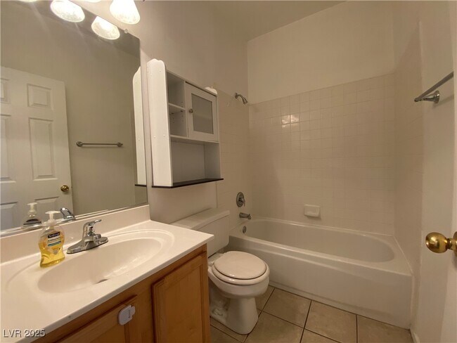 Building Photo - 1317 Woodmore Dr