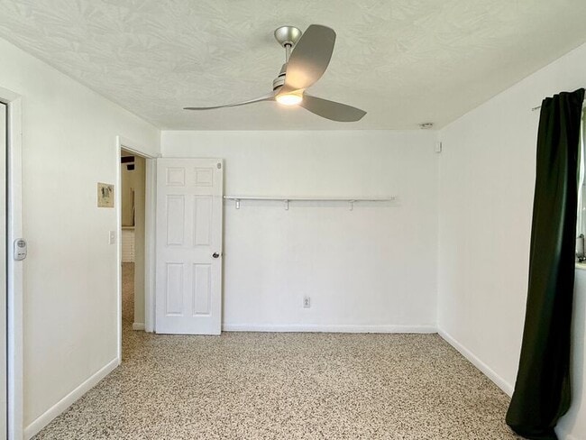 Building Photo - 1501 Carlos Ave