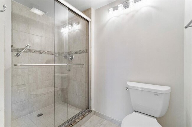 Building Photo - 6181 Balboa Cir