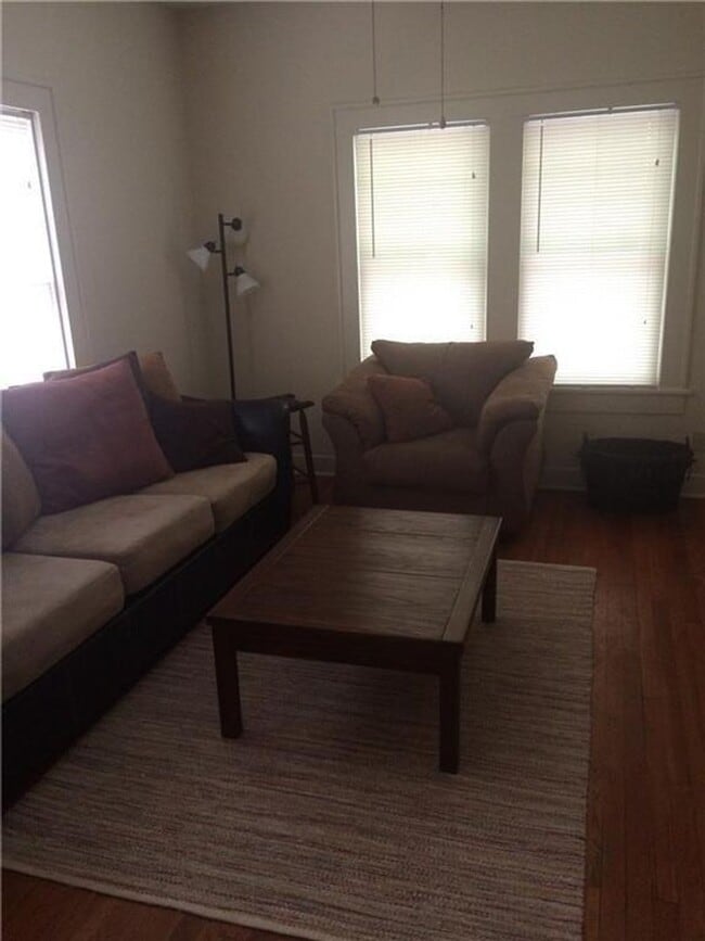 Building Photo - Charming Duplex - Heart of West Campus
