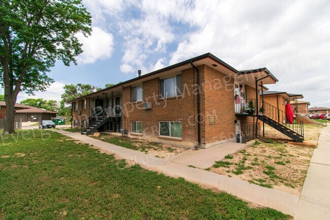 Building Photo - 2916-2924 Glendale Dr