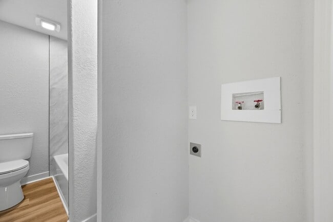 Building Photo - WELCOME TO WILLOUGHBY TERRACE!!!