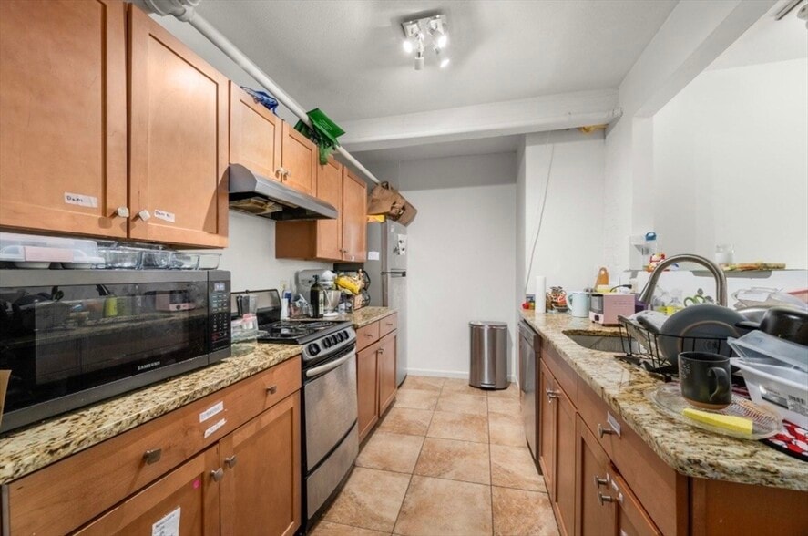 Building Photo - 2 Colliston Rd