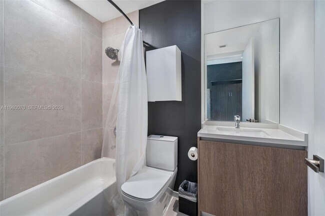 Building Photo - 3156 SW 27th Ave