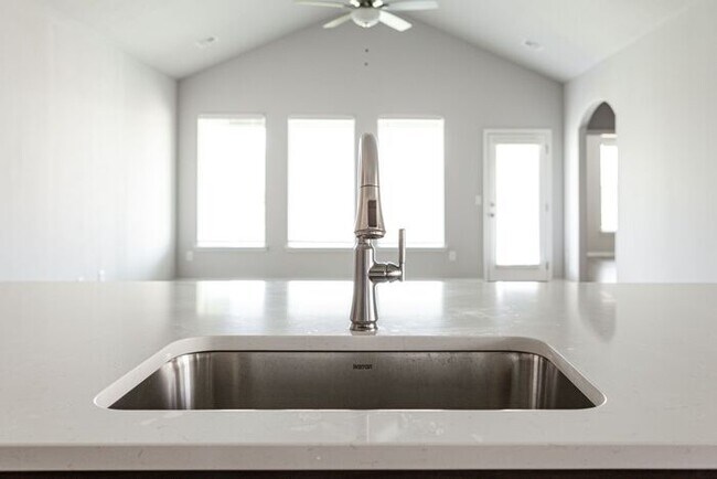 Building Photo - 4/2/2 Dream Home in Owasso!