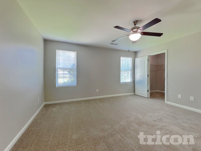 Building Photo - 507 Menlo Pk Rd