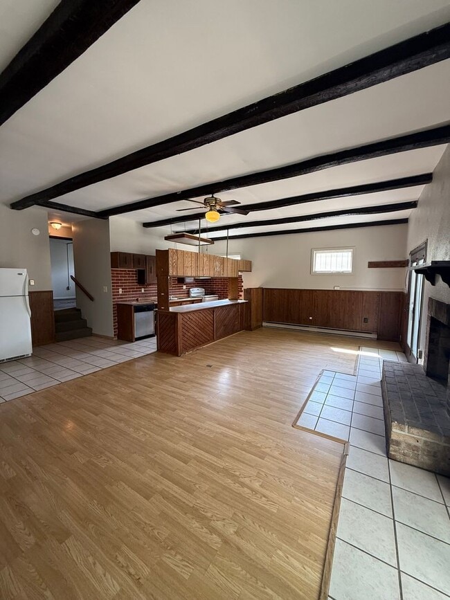 Building Photo - 2 Bedroom | 2 Bathroom Rear Apartment - Open-Concept Layout