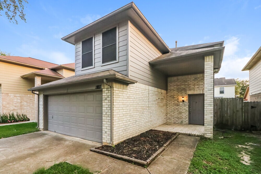 Building Photo - 11811 Sunny Stream Dr