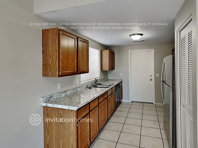Building Photo - 7522 E Dulciana Cir
