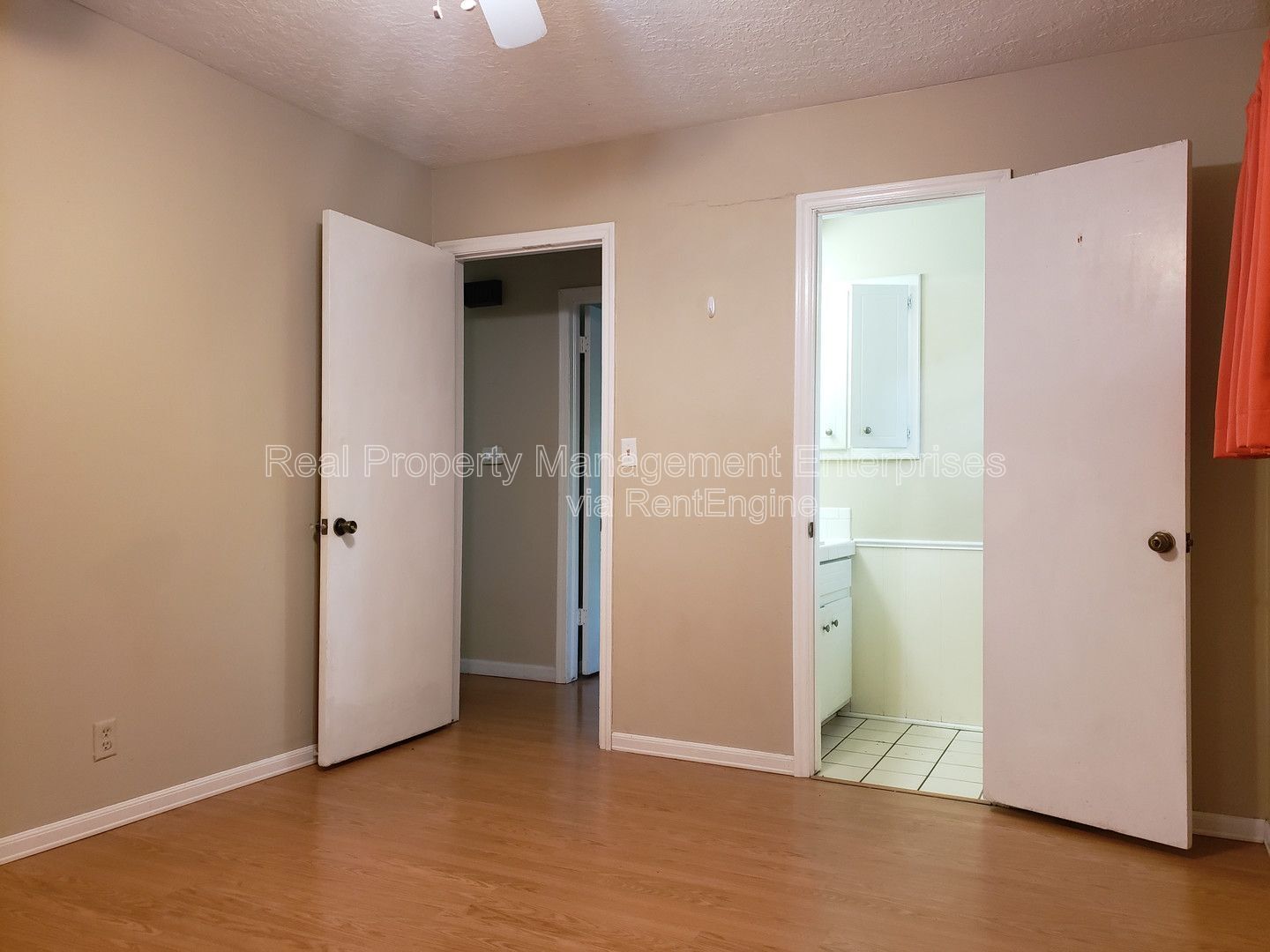 Building Photo - 1325 E Brooks St