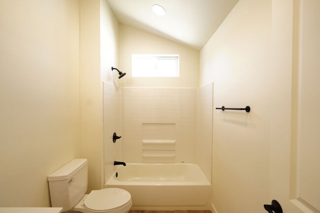 Building Photo - 4805 Charlotte Way