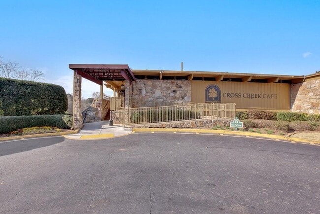 Building Photo - 150 Maribeau Square NW