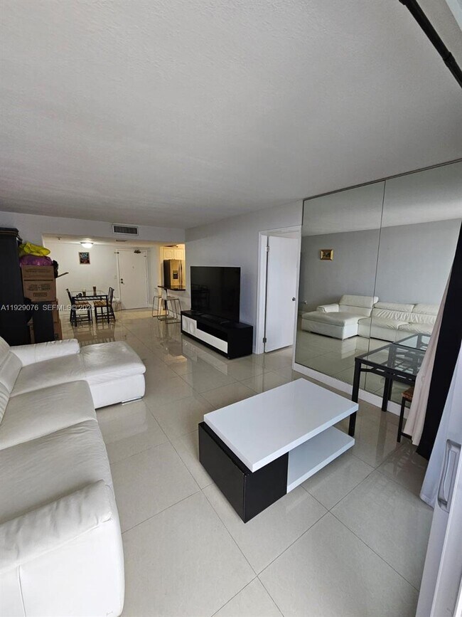 Building Photo - 9273 Collins Ave