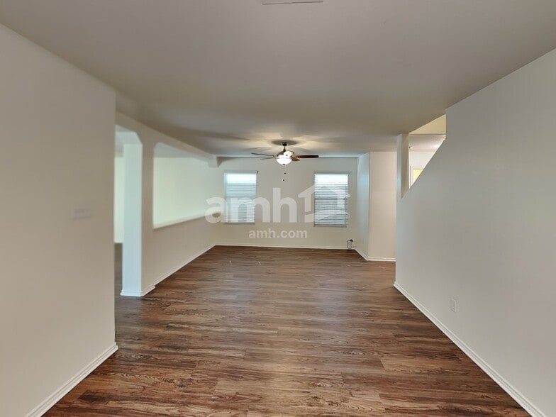 Building Photo - 9246 Silver Vista