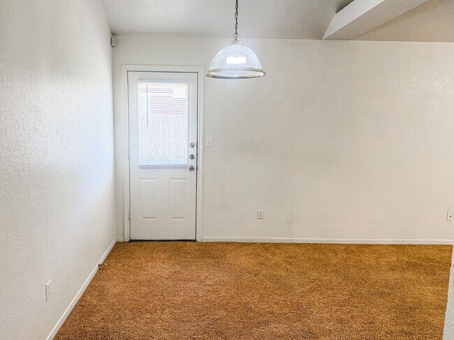 Building Photo - 3802 Hitchrock Dr