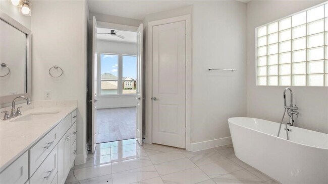 Building Photo - 4621 Maxie St