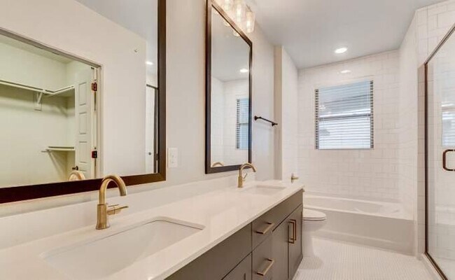 Building Photo - 2 bedroom in Dallas TX 75208