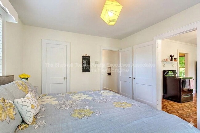 Building Photo - 438 McNabb Ave