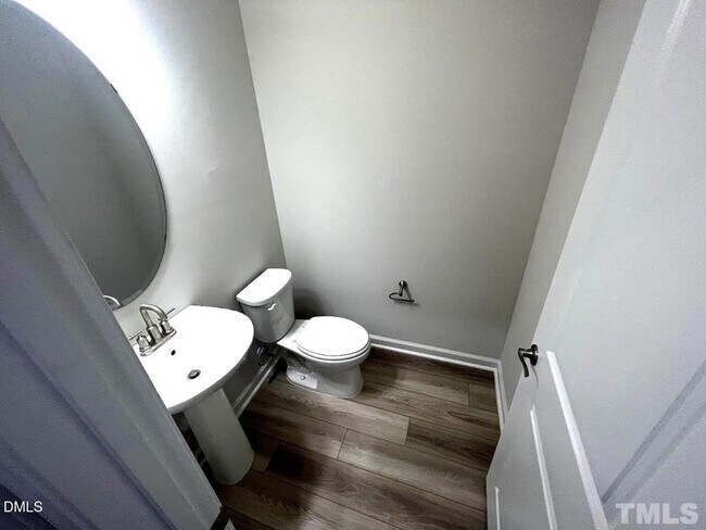 Building Photo - 7142 Stratified Ct