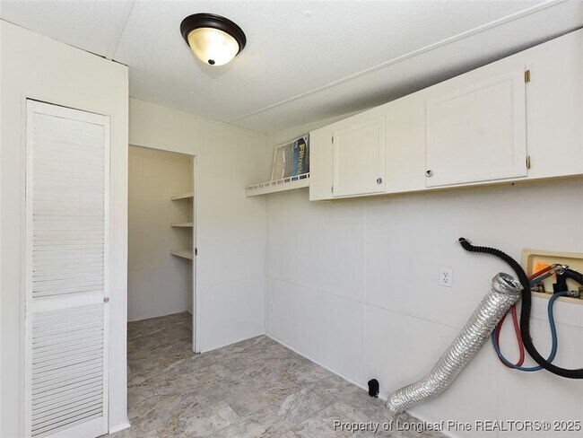 Building Photo - 6124 Heath Hawkins Ct