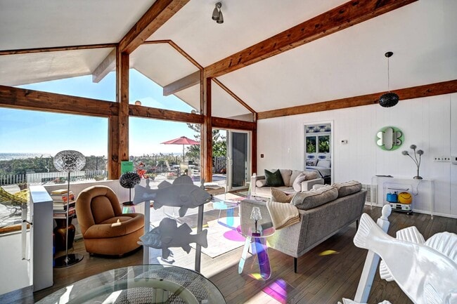 Building Photo - 323 Marine Blvd