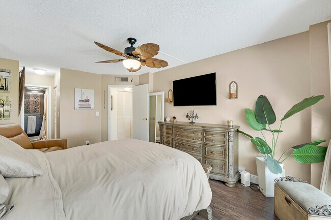Building Photo - 3755 Via Poinciana