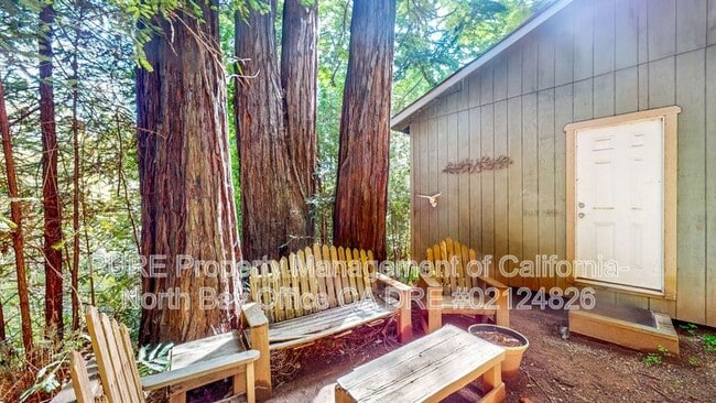 Building Photo - 17475 Summit Ave