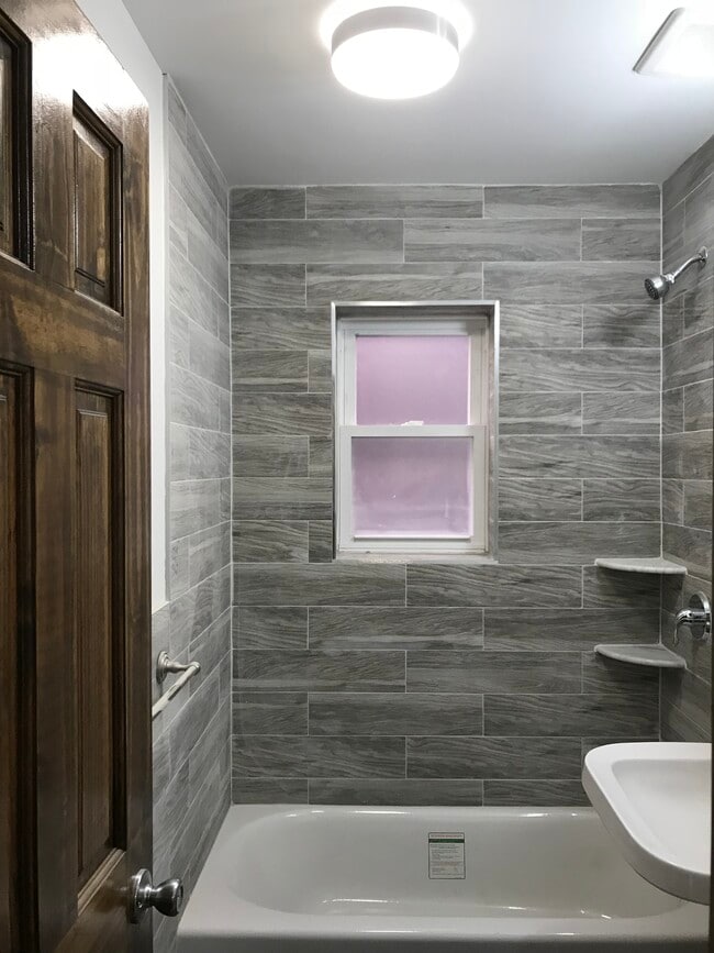 Building Photo - 3611 Waldo Ave