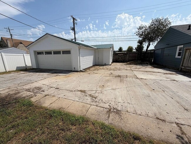 Building Photo - 3131 Ave A