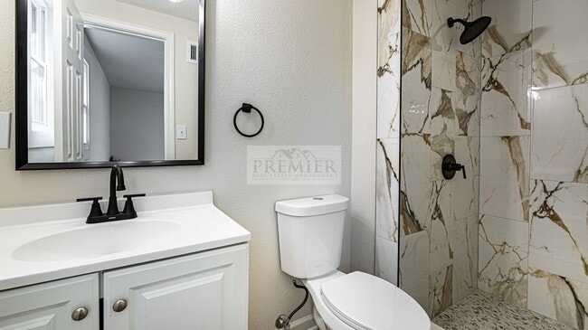 Building Photo - 9841 Melrose Dr