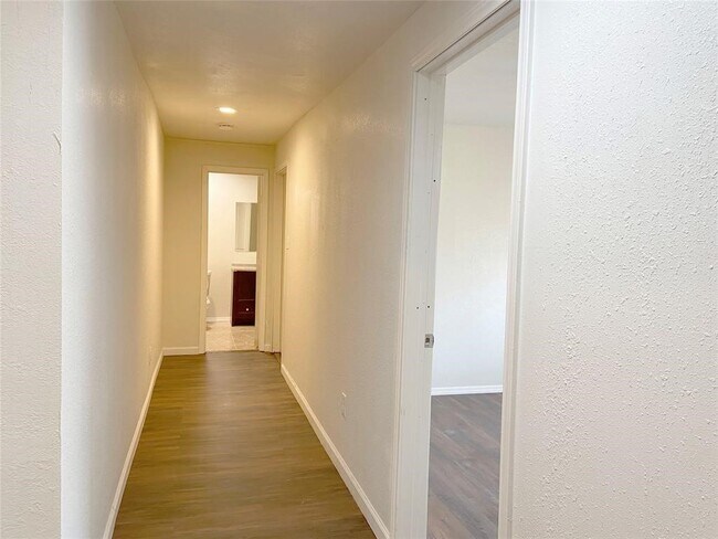 Building Photo - 12115 Segrest Dr