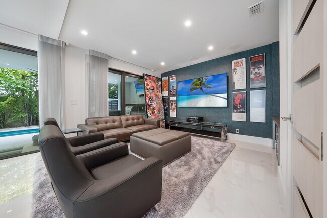 Building Photo - 106 NE 16th Terrace