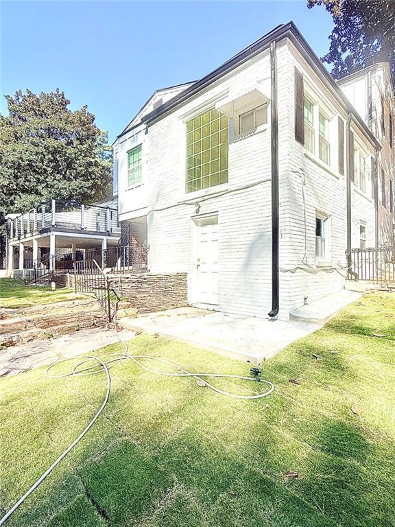 Building Photo - 200 W Paces Ferry Rd NW